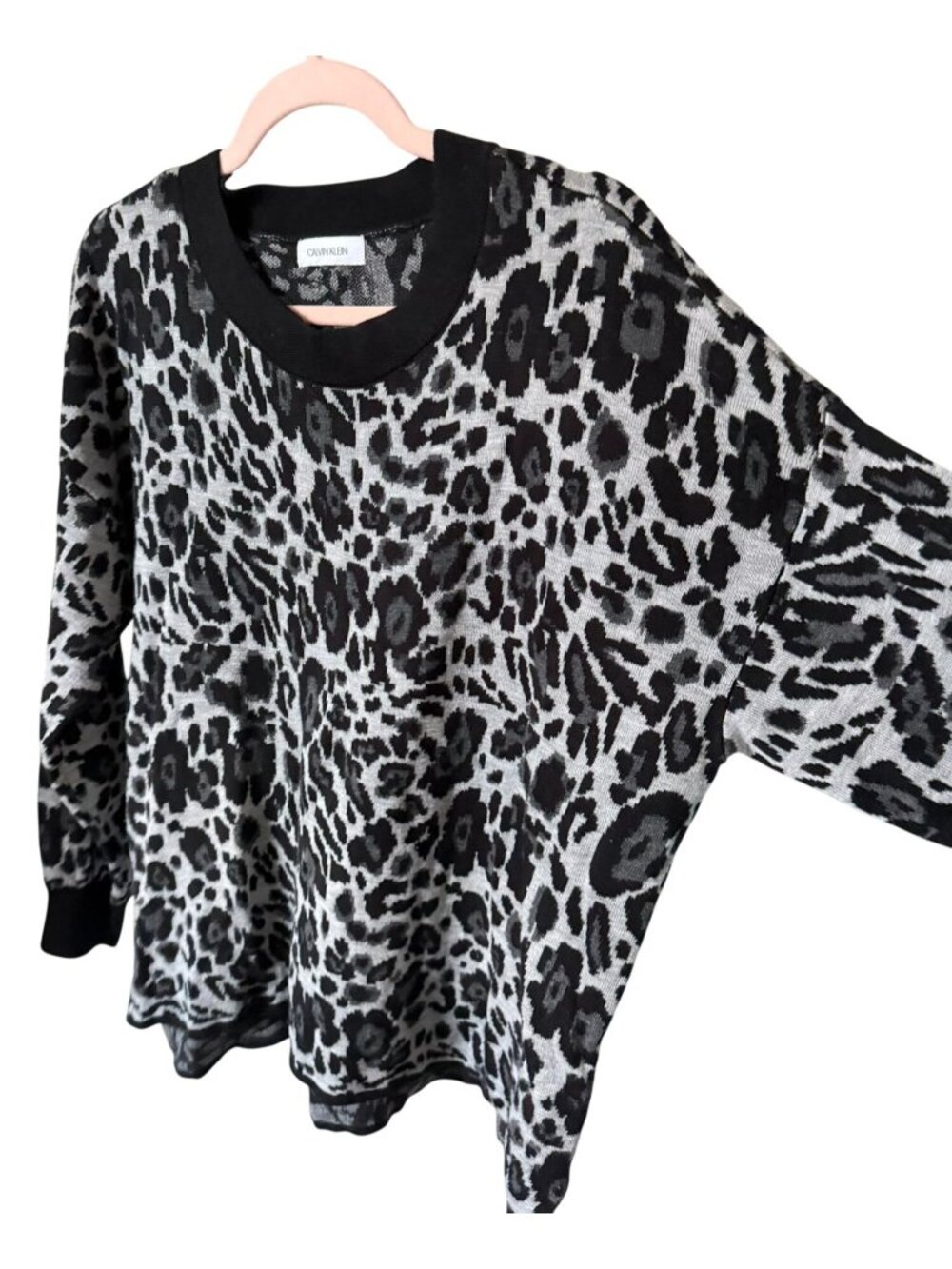Calvin Klein Black White Leopard Print Crewneck Sweater Pullover Womens M - Picture 8 of 9